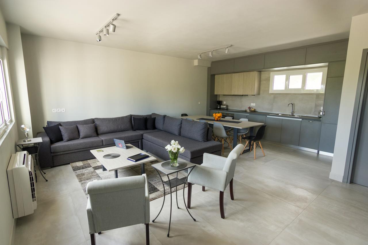 Amera - Troumpas Family Apartments Leonídion Exteriör bild